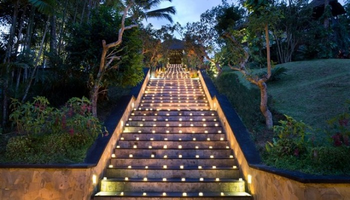 Bali Travel Online | Hanging Gardens of Bali - DINNER AT THE WORLD'S BEST SWIMMING POOL