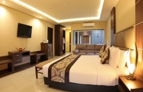 Bali Travel Online | dPenjor Seminyak - Superior Double Room with Balcony- 1 King size Bed