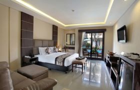 Bali Travel Online | dPenjor Seminyak - Deluxe Double Room with Pool Access - 1 King Size Bed