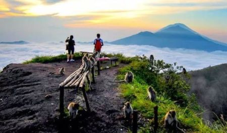Bali Travel Online | Bali Dedy - Batur Volcano Trekking and Hot Spring